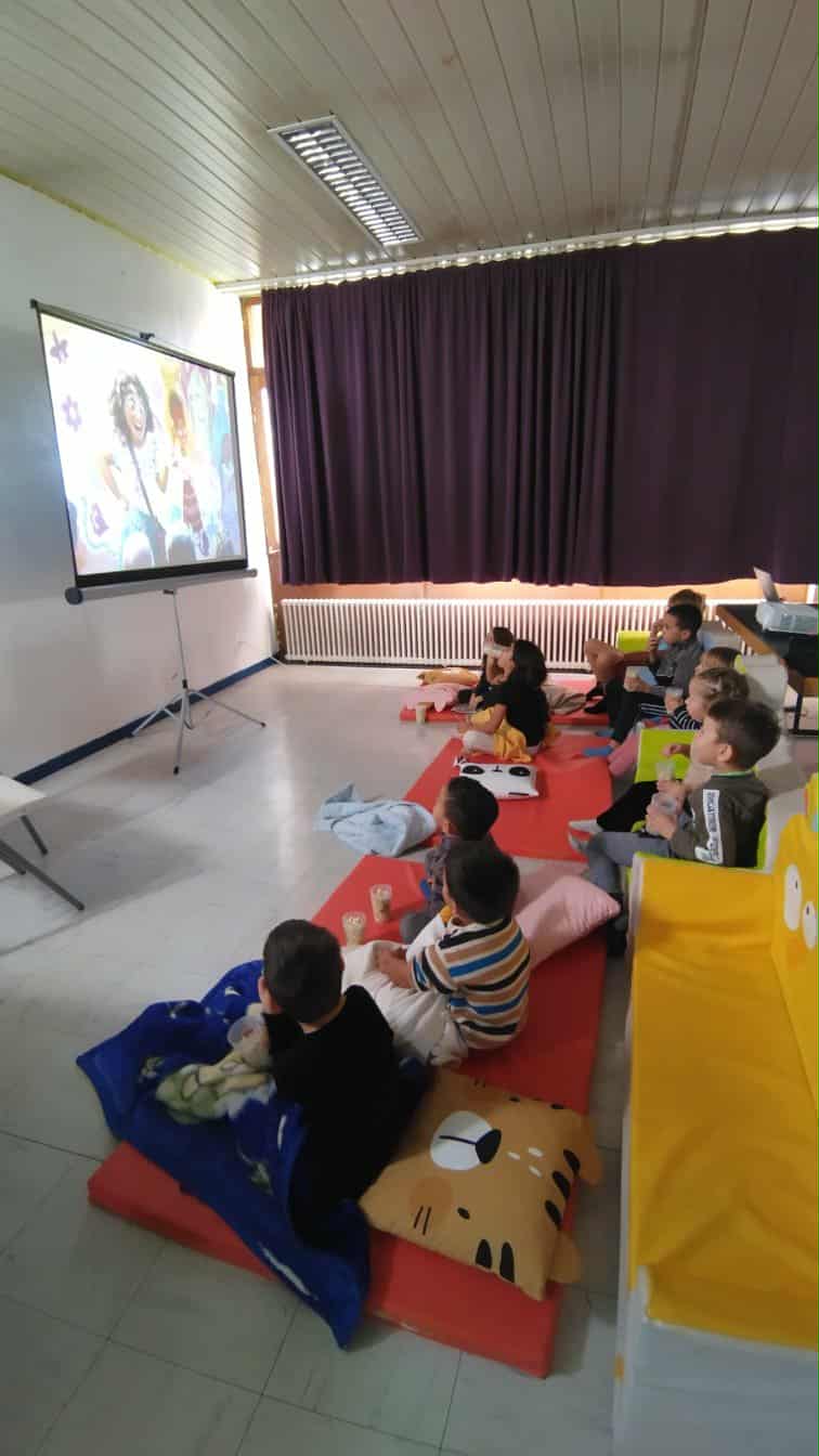 a35e7f24-f3e0-4aed-99ce-058e82d9e1dd